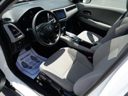 Used 2018 Honda HR-V EX image 9