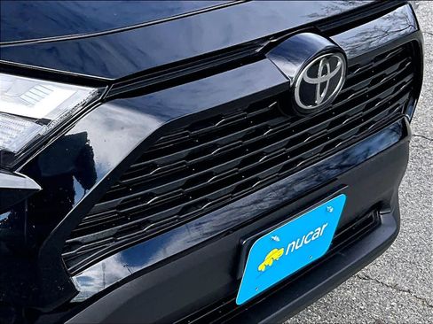 Used 2025 Toyota RAV4 LE AWD/4WD image 32