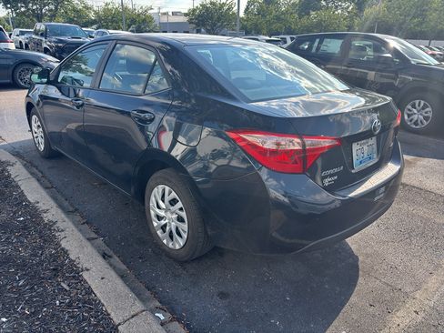 Used 2017 Toyota Corolla LE w/ Carpet Mat Package (TMS) FWD image 4