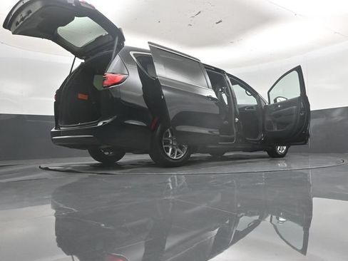 Used 2026 Chrysler Pacifica Select FWD image 59