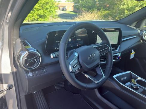 New 2026 Chevrolet Equinox LT w/ Convenience Package II FWD image 24