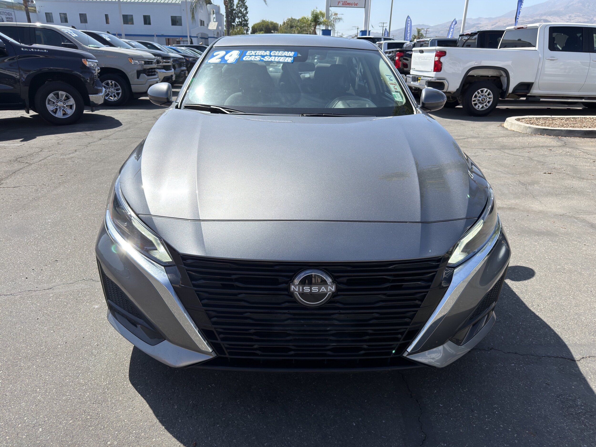 Used 2024 Nissan Altima 2.5 SV w/ SV Premium Package FWD image 3