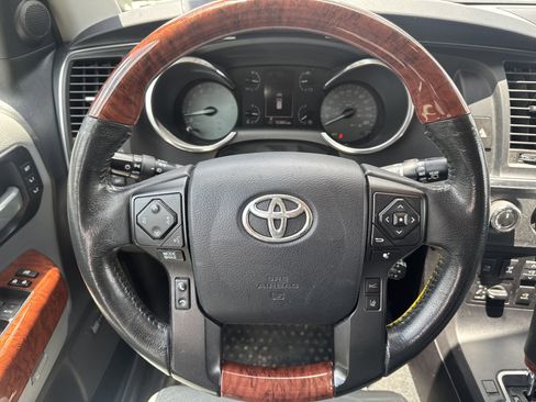 Used 2018 Toyota Sequoia Platinum AWD/4WD image 13