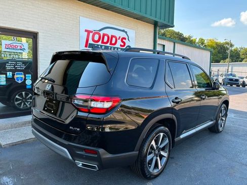 Used 2023 Honda Pilot Elite image 6