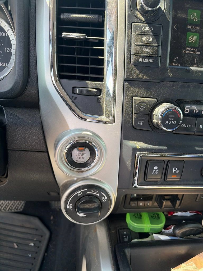 Used 2019 Nissan Titan SV w/ SV Convenience Package AWD/4WD image 2