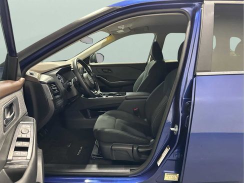 Used 2023 Nissan Rogue S image 11