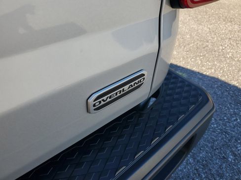 Used 2022 Jeep Gladiator Overland w/ Popular Equipment Package image 6