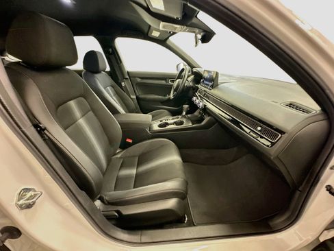 Used 2025 Honda Civic Sport image 31