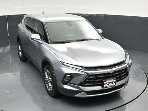 Used 2025 Chevrolet Blazer LT FWD image 49
