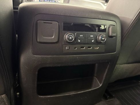 Used 2019 GMC Yukon SLT w/ Open Road Package AWD/4WD image 43