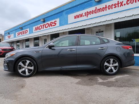 Used 2020 Kia Optima S FWD image 3