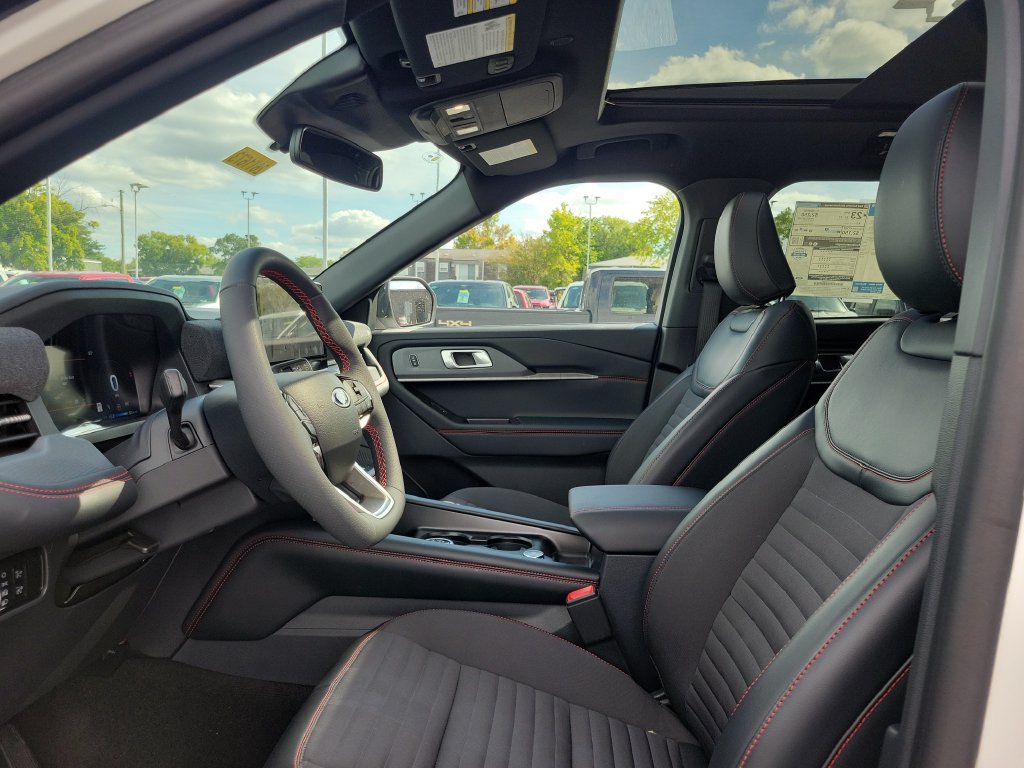 New 2026 Ford Explorer ST-Line w/ ST-Line Street Pack AWD/4WD image 18