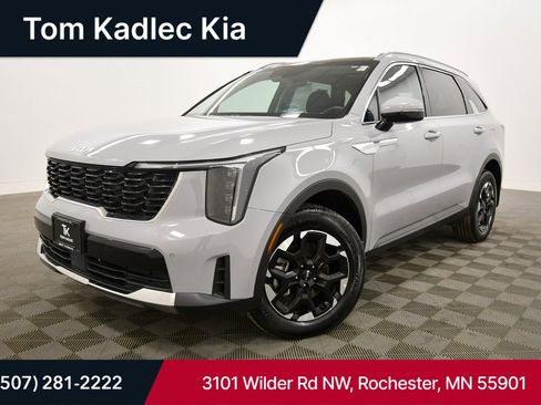 Certified 2025 Kia Sorento S w/ Panoramic Sunroof Package image 1