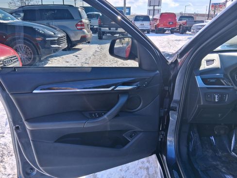 Used 2017 BMW X1 xDrive28i image 11