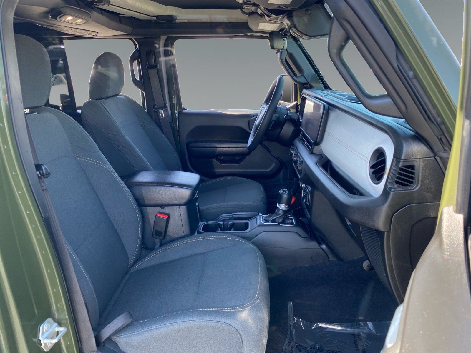 Used 2024 Jeep Wrangler Unlimited AWD/4WD image 15
