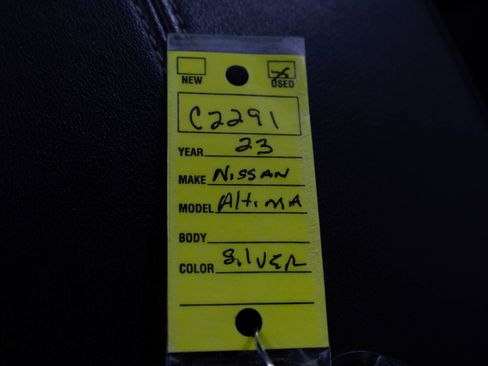 Used 2023 Nissan Altima 2.5 SL FWD image 33