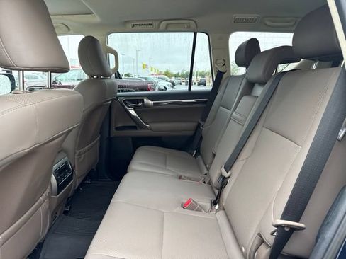 Used 2022 Lexus GX 460 Premium w/ Premium Package AWD/4WD image 9