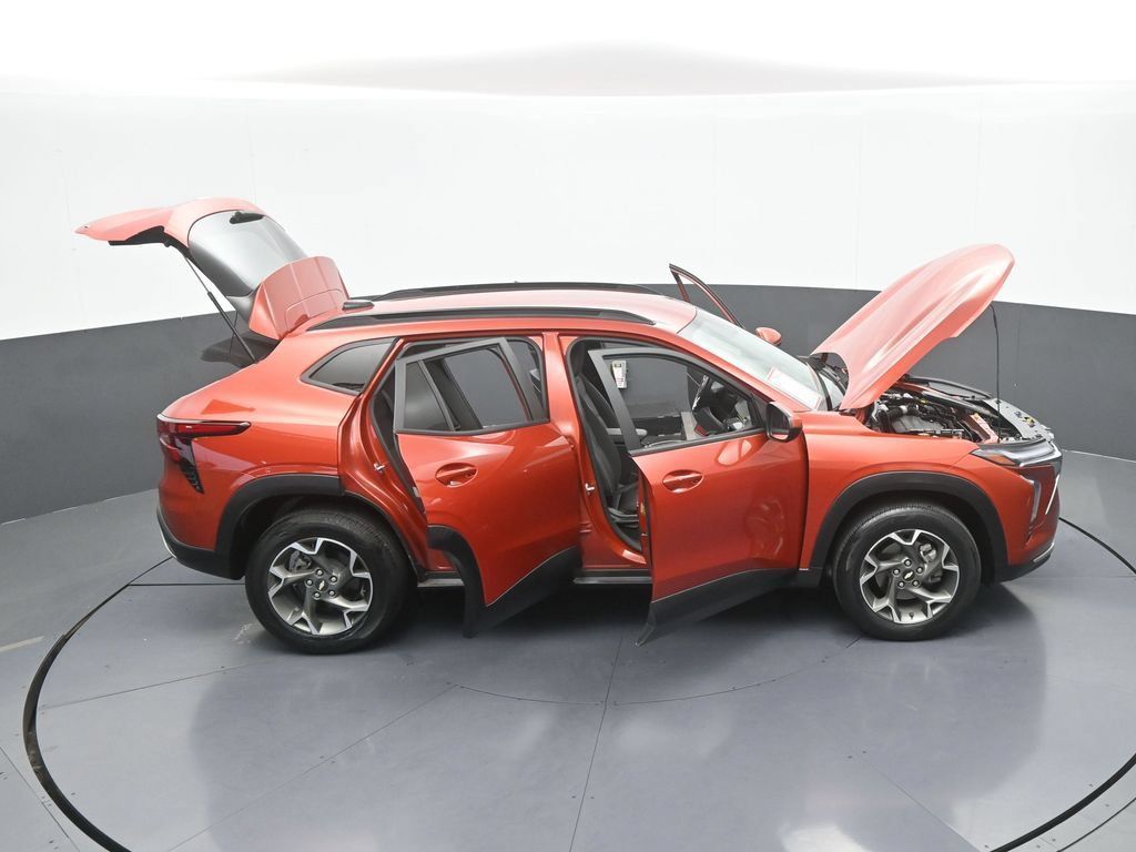 Used 2024 Chevrolet Trax LT w/ Driver Confidence Package FWD image 66