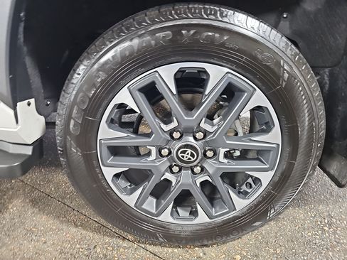 Used 2026 Toyota Sequoia Limited AWD/4WD image 32