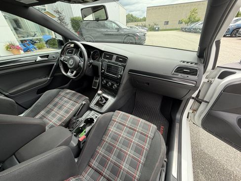 Used 2017 Volkswagen GTI S FWD image 23
