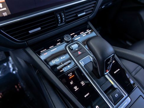 Certified 2021 Porsche Cayenne AWD/4WD image 41