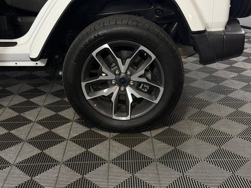 Used 2024 Jeep Wrangler Unlimited w/ Technology Group AWD/4WD image 12