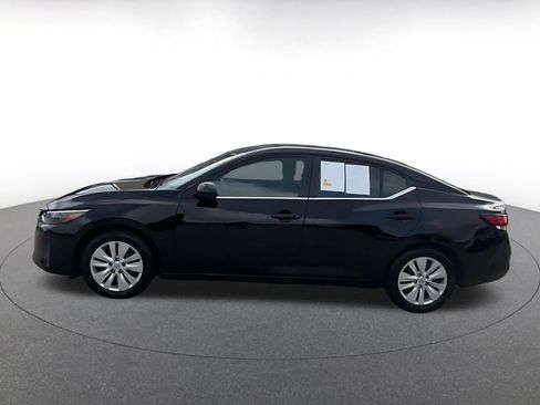 Used 2025 Nissan Sentra S image 9