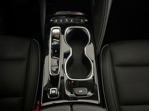 Used 2023 Buick Envision Essence image 73