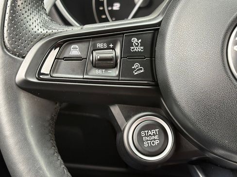 Used 2023 Alfa Romeo Stelvio Veloce image 28