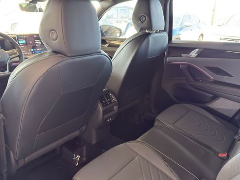 New 2026 Volkswagen Tiguan SE R-Line FWD image 35