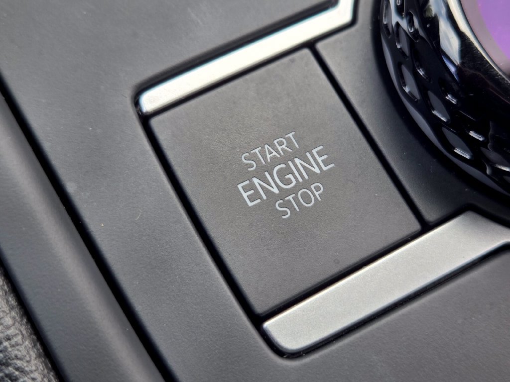 Used 2025 Volkswagen Tiguan SE R-Line AWD/4WD image 27