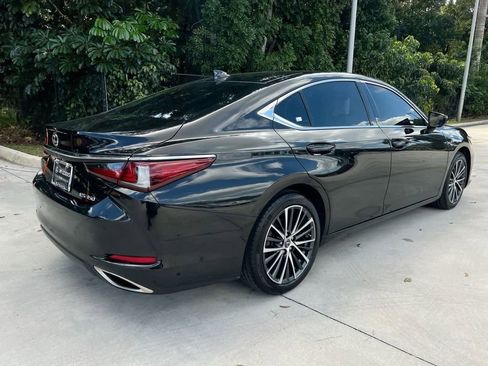 Certified 2023 Lexus ES 350 w/ Premium Package image 7