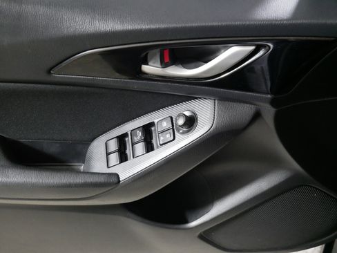 Used 2014 MAZDA MAZDA3 i Touring image 19