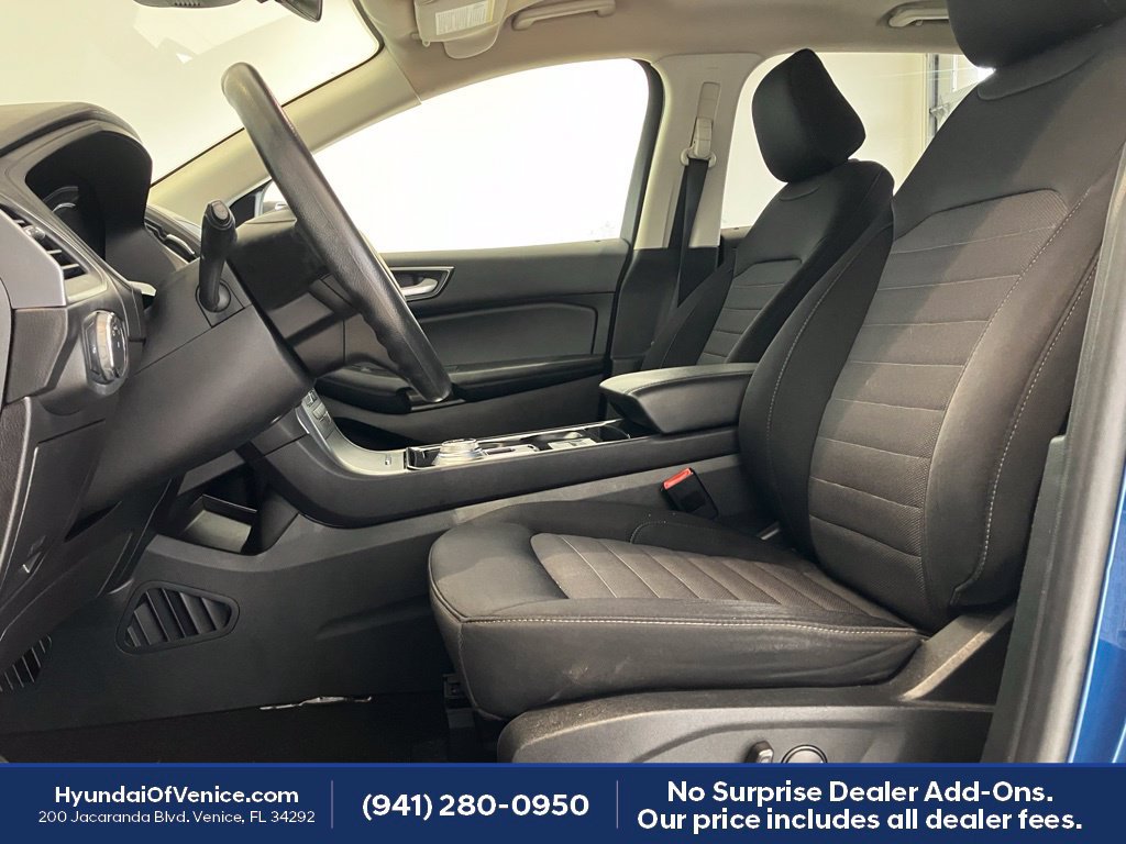 Used 2020 Ford Edge SE FWD image 2
