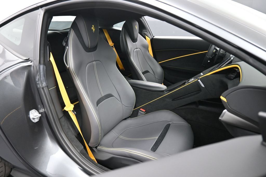Used 2022 Ferrari Roma RWD image 27