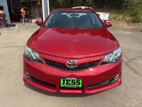 Used 2013 Toyota Camry SE FWD image 2