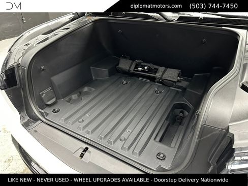 Used 2024 Chevrolet Silverado EV W/T AWD/4WD image 46