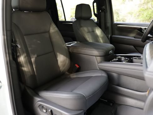 New 2026 Chevrolet Suburban LT w/ Comfort Package AWD/4WD image 36