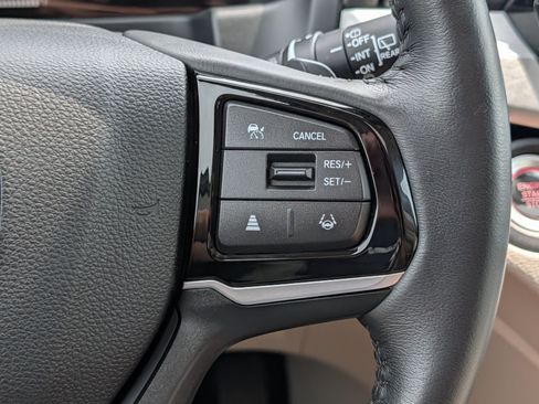 Used 2025 Honda Odyssey EX-L image 30