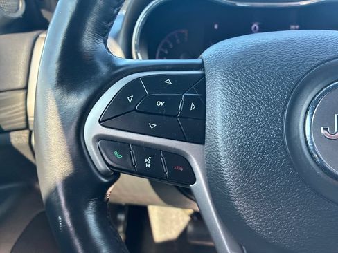 Used 2021 Jeep Grand Cherokee Laredo X AWD/4WD image 22