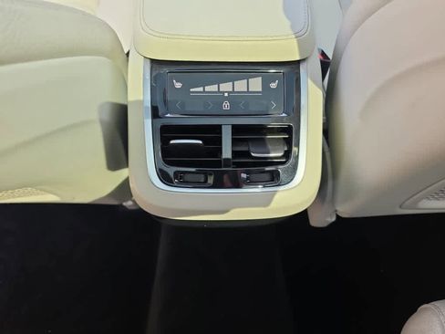 Used 2023 Volvo XC90 B6 Plus w/ Protection Package Premier AWD/4WD image 27