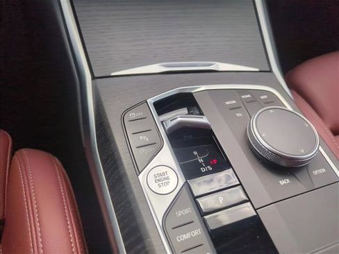 Used 2025 BMW 330i Sedan w/ M Sport Package image 7