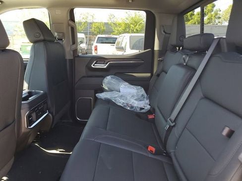 New 2026 GMC Sierra 1500 SLT w/ SLT Premium Plus Package AWD/4WD image 13