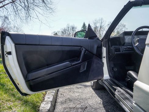 Used 1993 Cadillac Allante FWD image 29