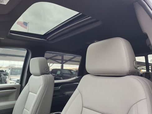 New 2026 GMC Sierra 1500 SLT image 18