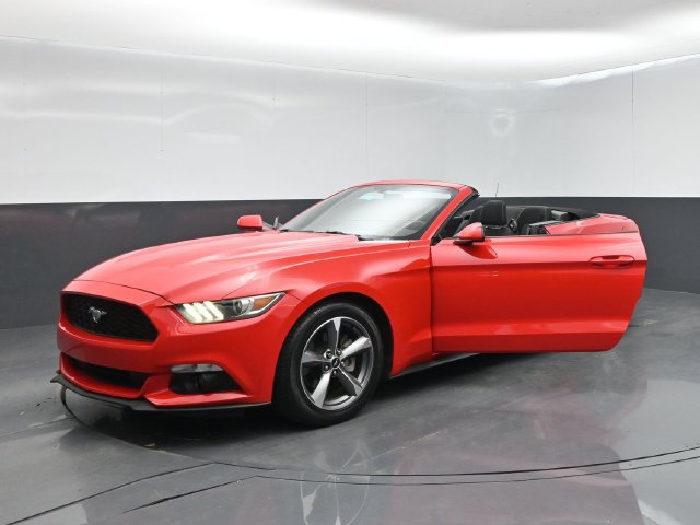 Used 2017 Ford Mustang Convertible w/ Equipment Group 051A RWD image 58