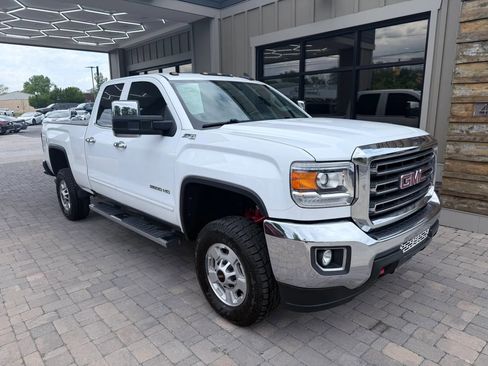 Used 2018 GMC Sierra 2500 SLE w/ HD SLE Preferred Plus Package AWD/4WD image 45