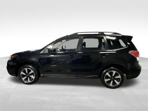 Used 2018 Subaru Forester 2.5i Premium w/ All-Weather Package AWD/4WD image 6