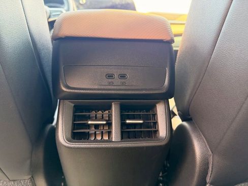 Used 2025 Chevrolet Equinox ACTIV AWD/4WD image 21