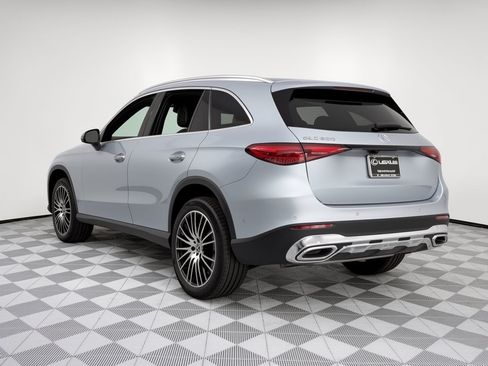 Used 2023 Mercedes-Benz GLC 300 image 3